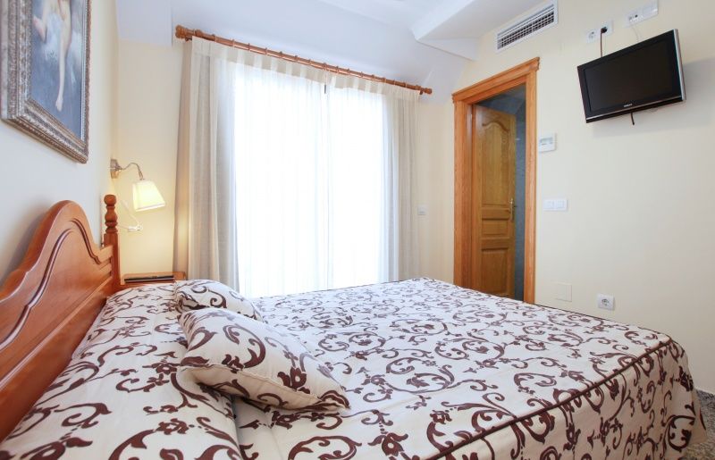 Hotel Reyesol 2*