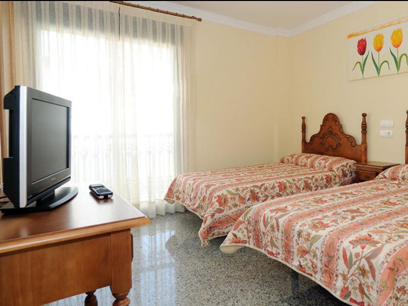 Hotel Reyesol 2*